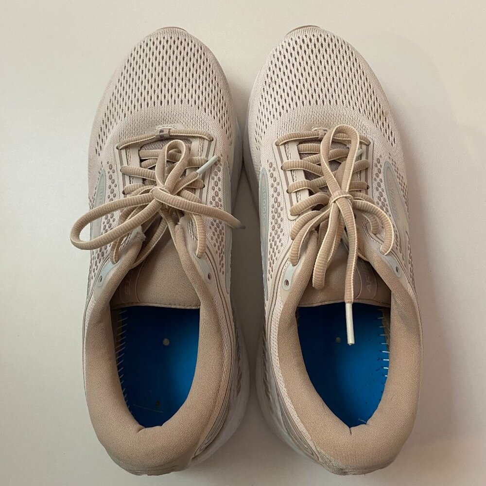 Brooks Ariel GTS Chateau Grey/White Sand Running Shoes - No Inserts